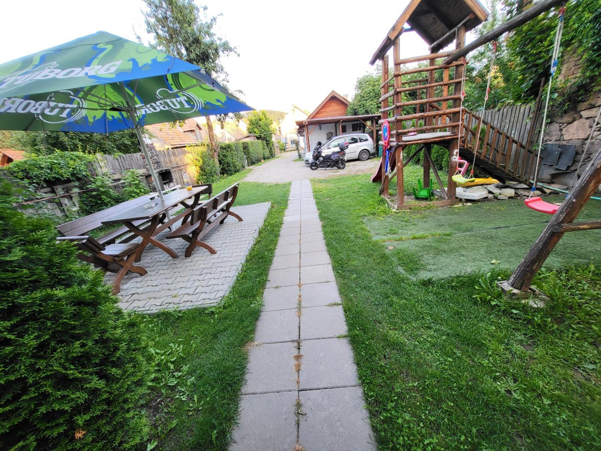Hotel Betty Panzio Miercurea Ciuc Exterior foto