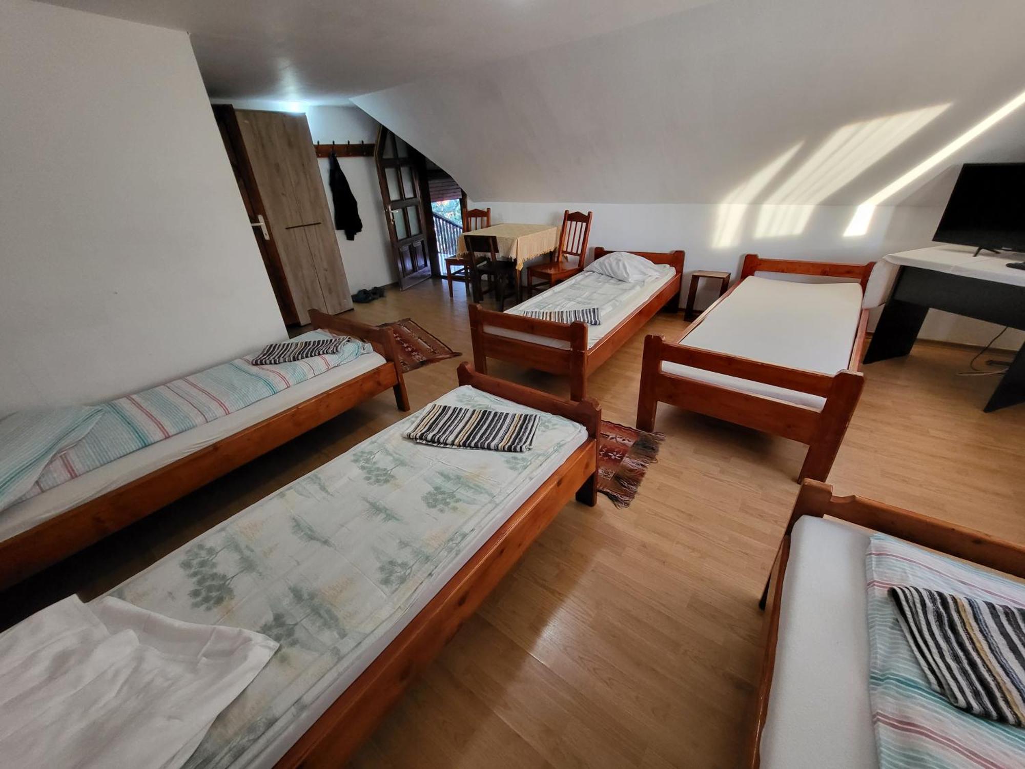 Hotel Betty Panzio Miercurea Ciuc Exterior foto