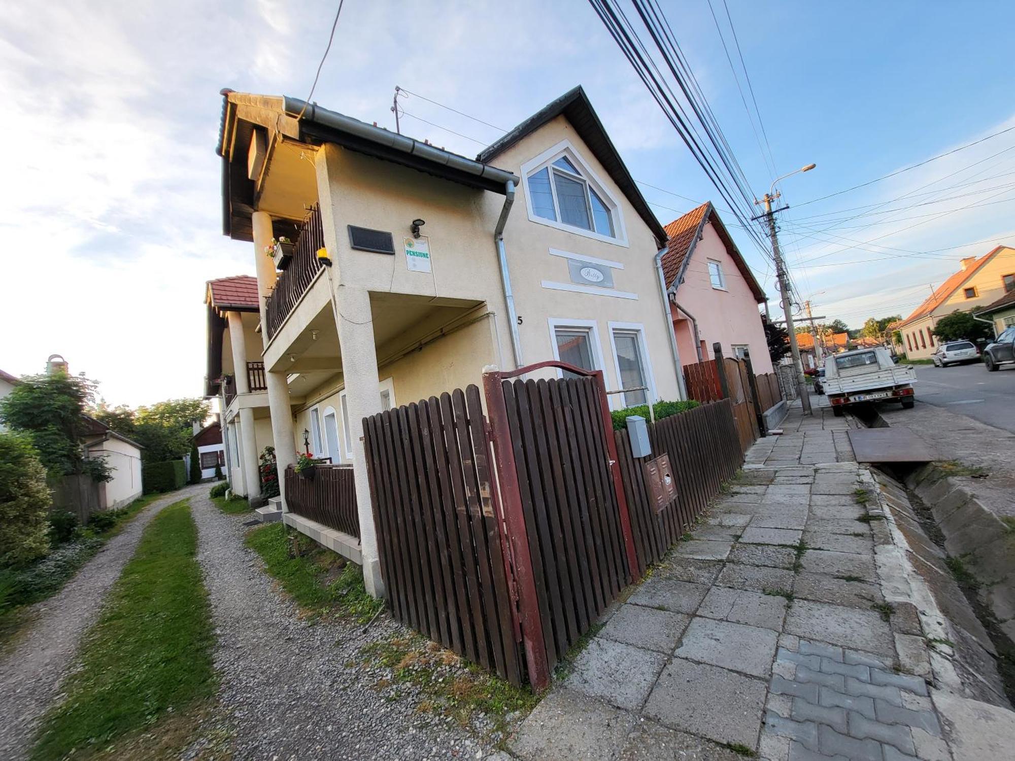 Hotel Betty Panzio Miercurea Ciuc Exterior foto